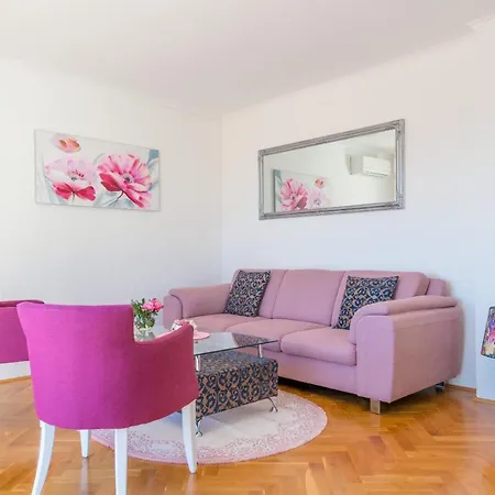 Apartamento Dili & *