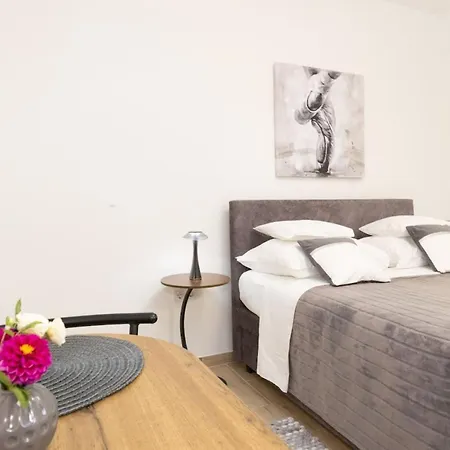 Dili & Apartamento *